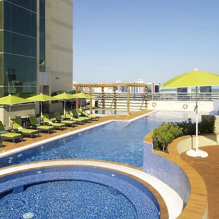 Fraser Suites Seef Bahrain Manama Exterior foto Rooftop pool