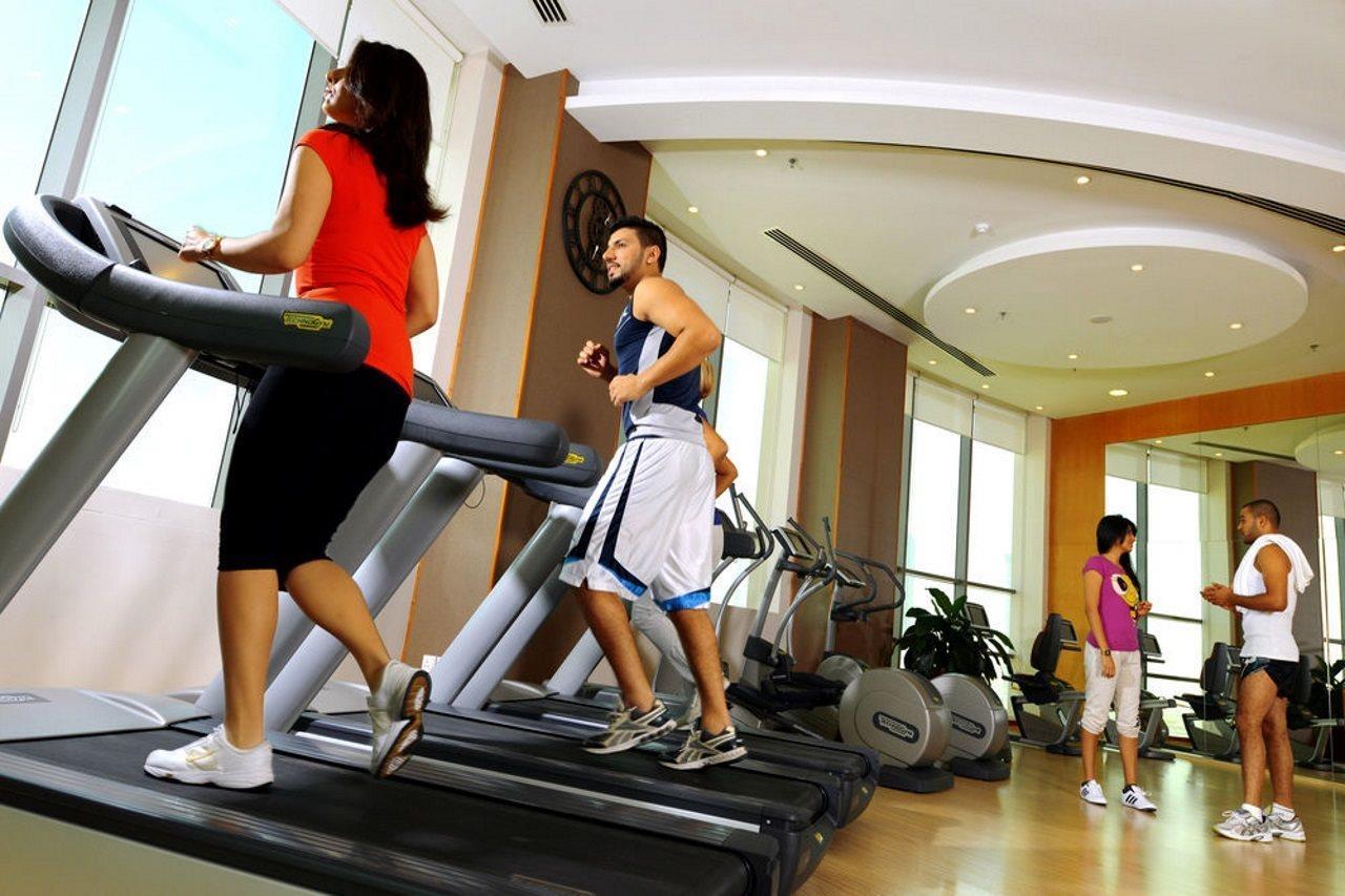 Fraser Suites Seef Bahrain Manama Exterior foto A treadmill in a gym