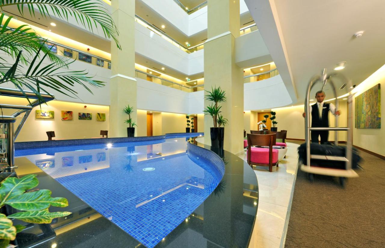 Fraser Suites Seef Bahrain Manama Exterior foto Lobby