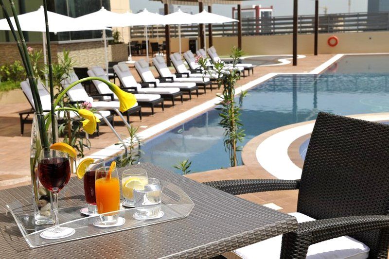 Fraser Suites Seef Bahrain Manama Einrichtungen foto The pool at the hotel